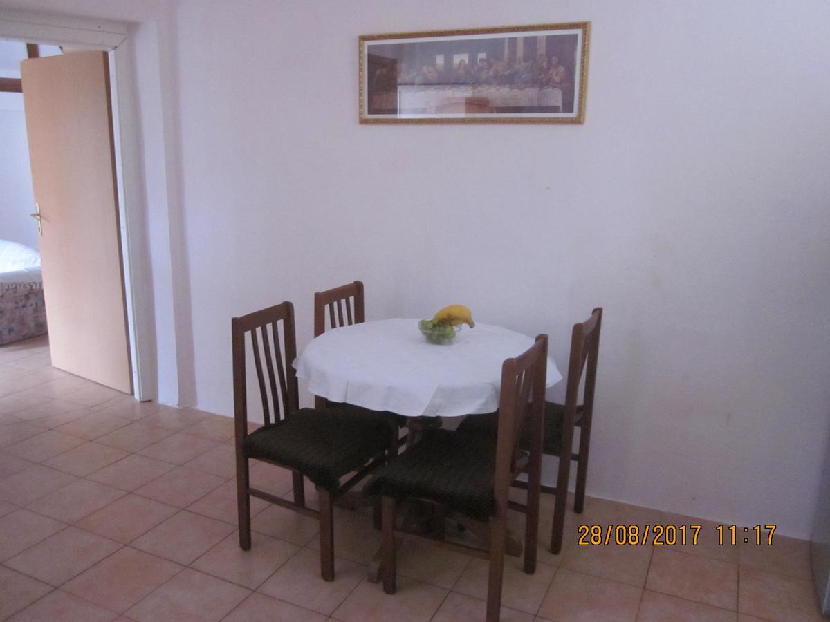Danica Apartment *